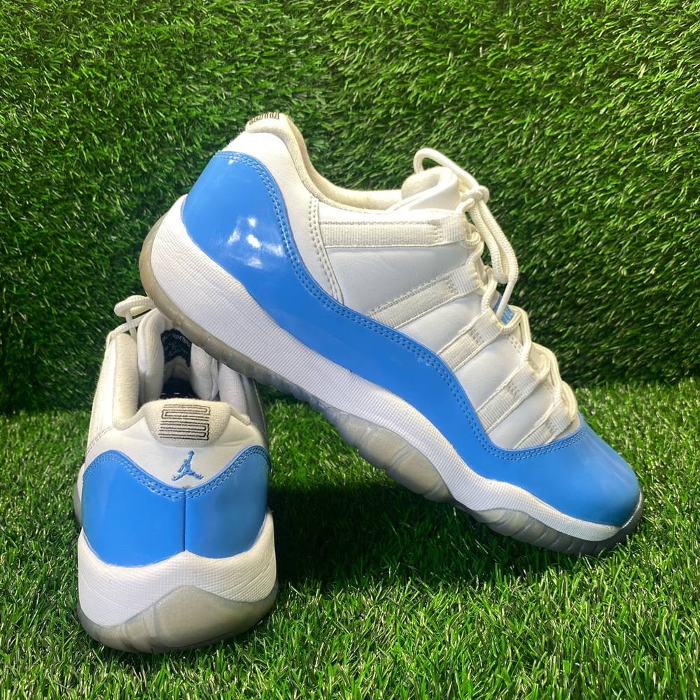 Air Jordan 11 low University Blue